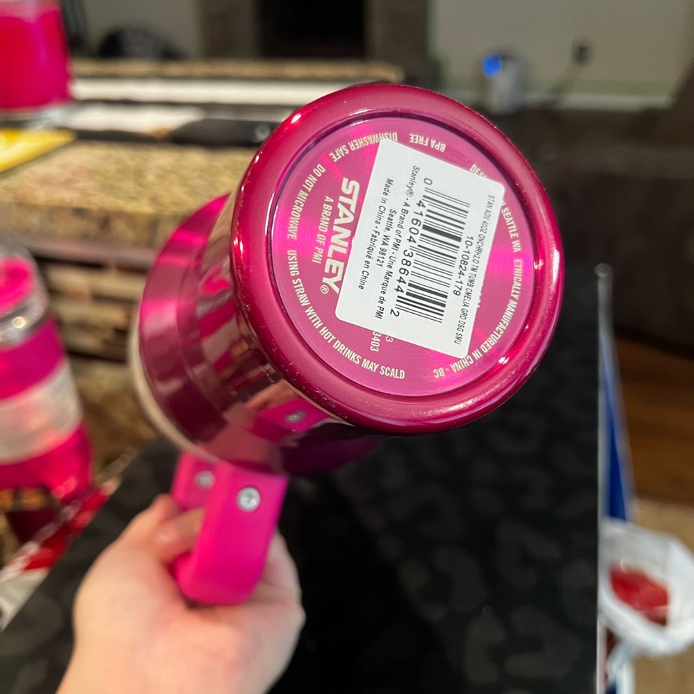 Stanley 40oz Camelia Gradient - Picture 2 of 3